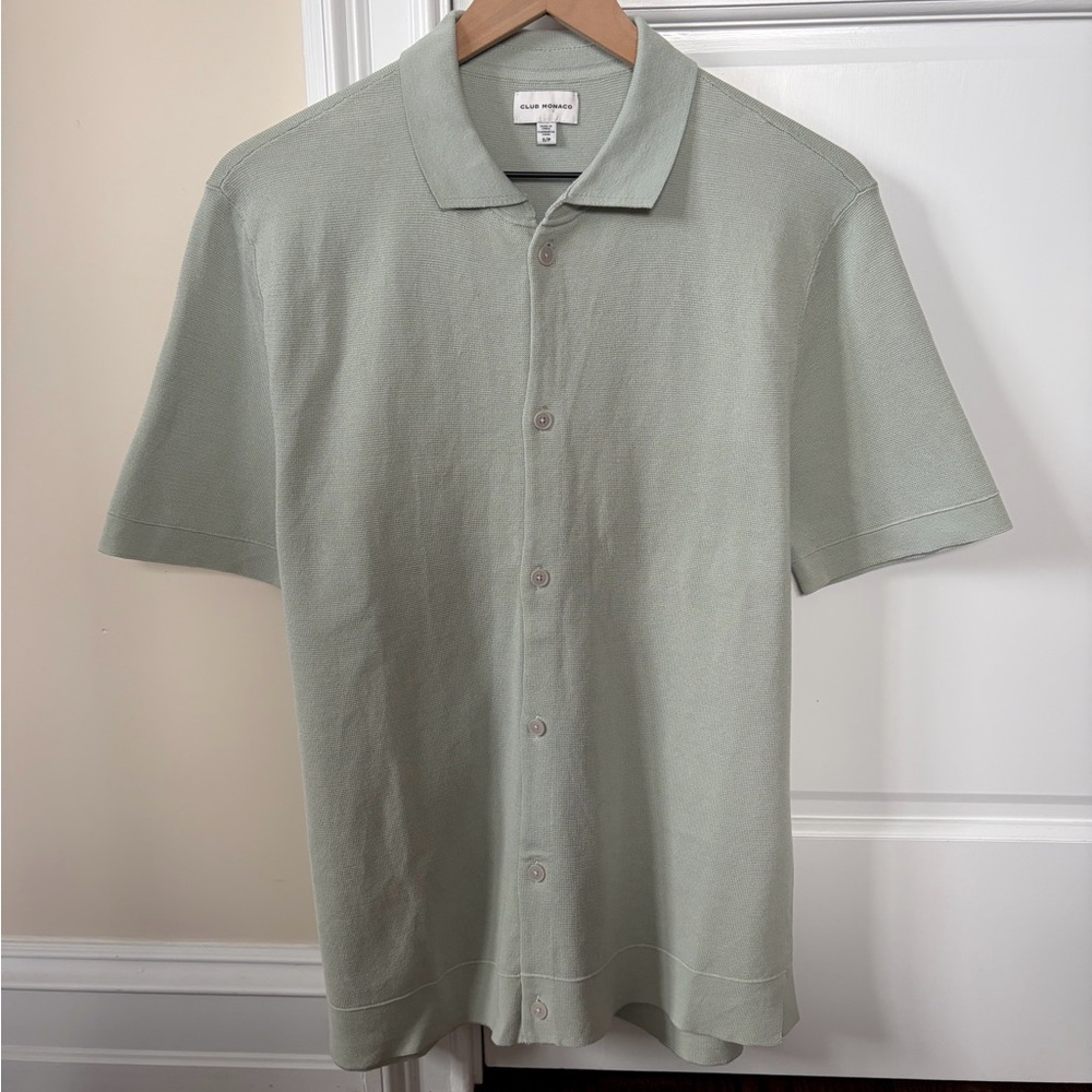 Club Monaco Men’s Light Sage Green Short Sleeve Knit Button Down Sweater